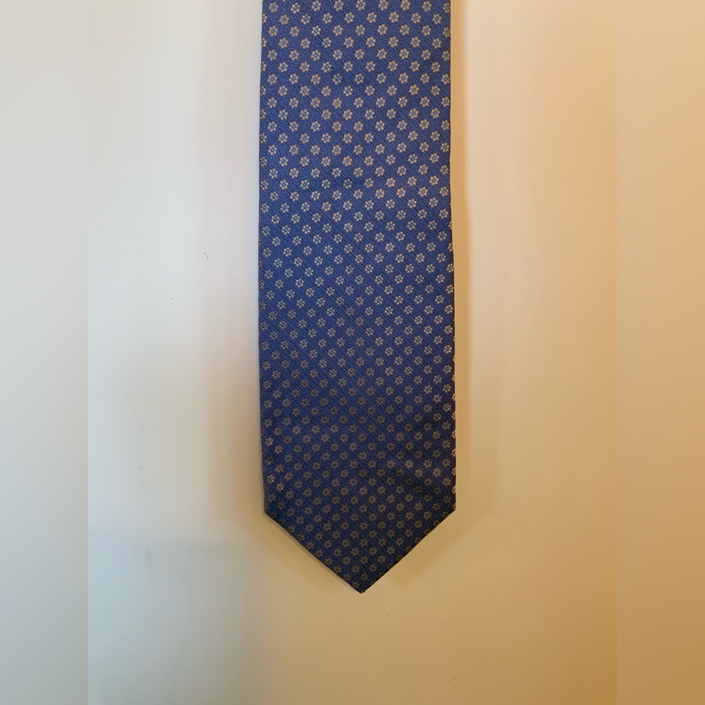 Banana Republic 100% Silk Blue Floral Tie